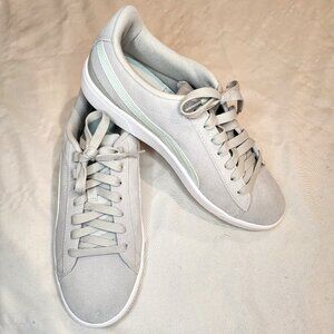 Puma | Like New Vikky V3 Gray Sneakers